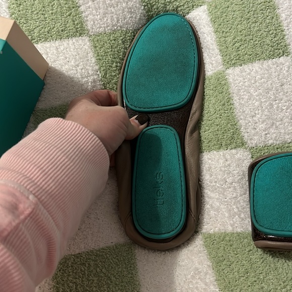 Tieks By Gavrielli Flats - Taupe - size 10 - Picture 3 of 3